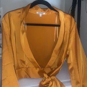 Long sleeve crop top blouse